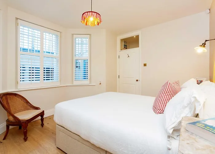 Veeve - Mellow Yellow By Holland Park