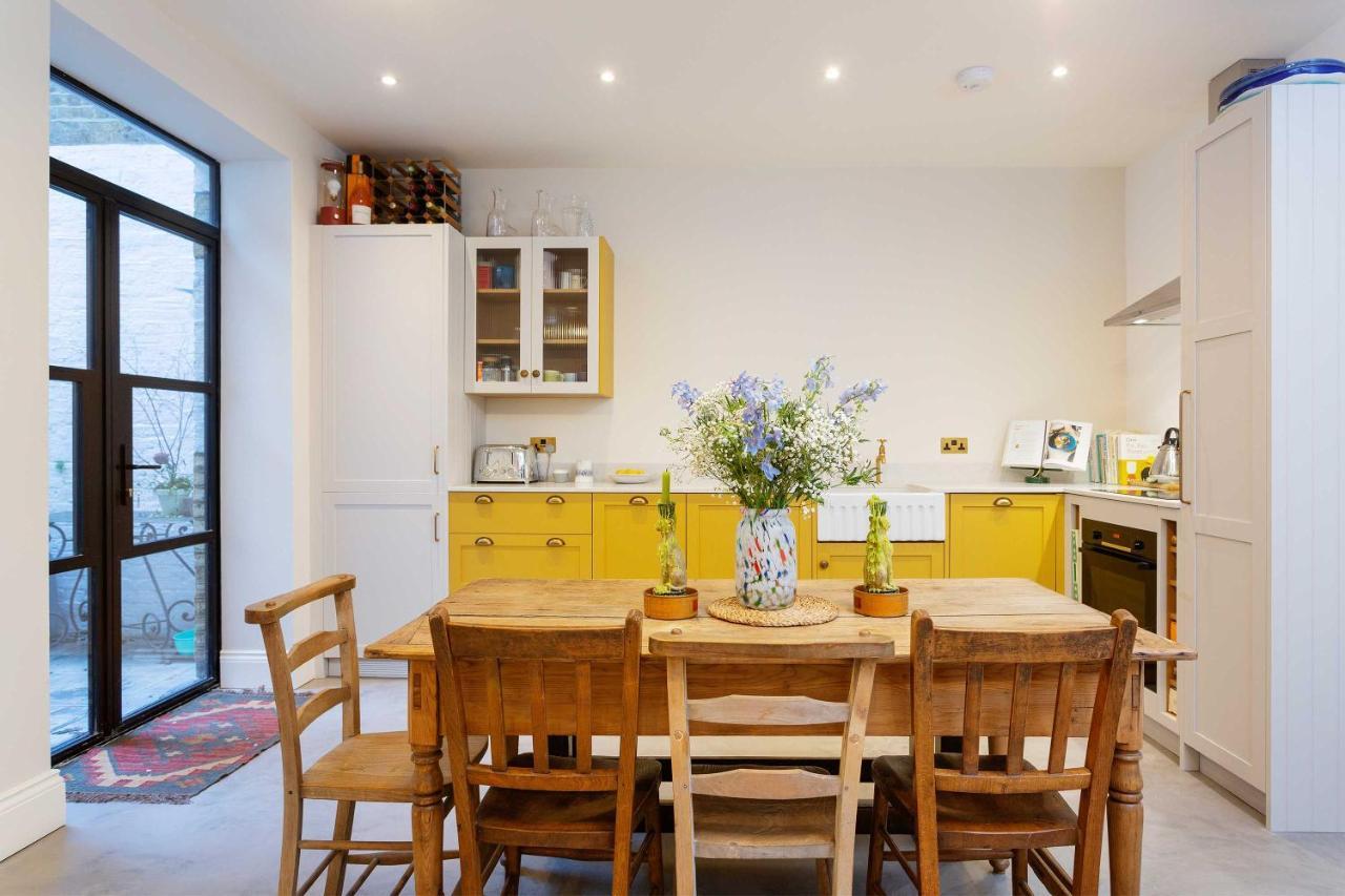 Veeve - Mellow Yellow By Holland Park * Londra