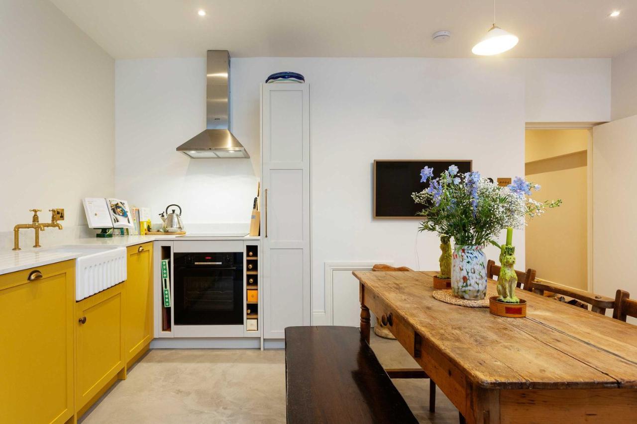 Veeve - Mellow Yellow By Holland Park *